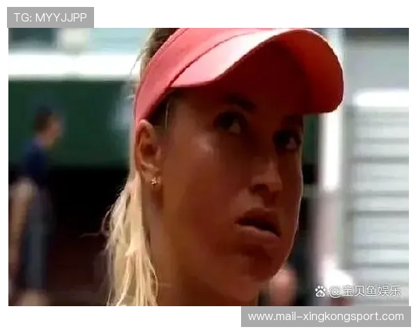 网球选手衣服滑落!裁判急忙暂停比赛 网球选手衣服滑落!裁判急忙暂停比赛